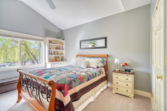 7170 NW River Springs Road, Redmond, OR 97756