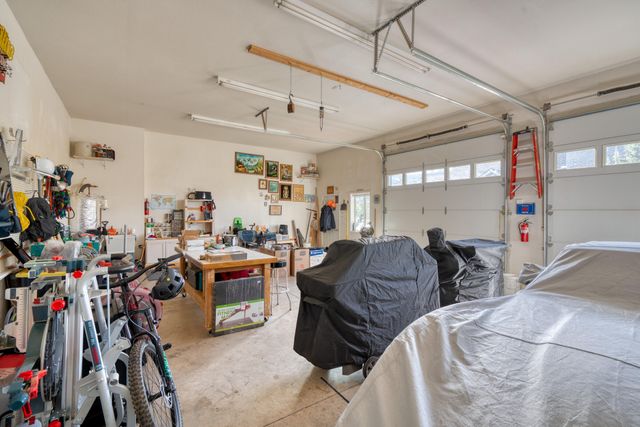 7170 NW River Springs Road, Redmond, OR 97756