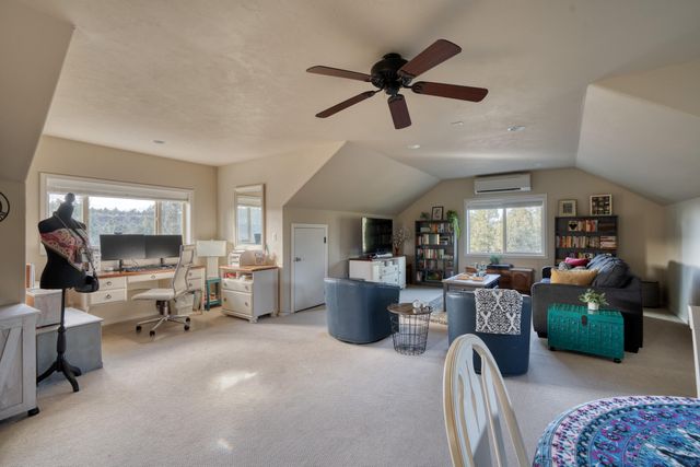 7170 NW River Springs Road, Redmond, OR 97756