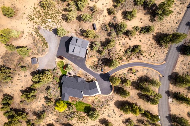 7170 NW River Springs Road, Redmond, OR 97756