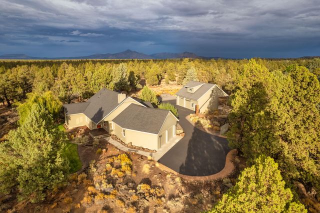 7170 NW River Springs Road, Redmond, OR 97756