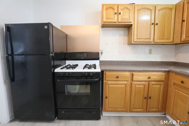 1 Camelot Drive APT 2, Bloomfield, CT 06002