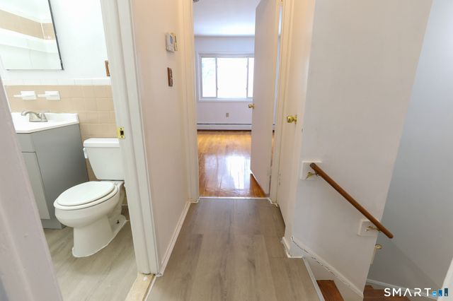 1 Camelot Drive APT 2, Bloomfield, CT 06002