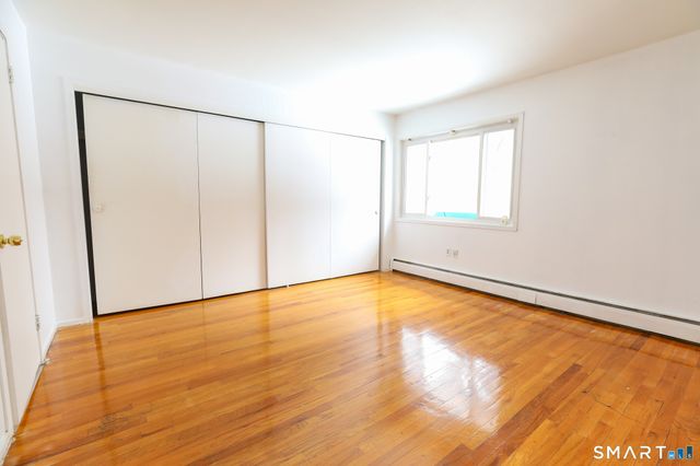 1 Camelot Drive APT 2, Bloomfield, CT 06002