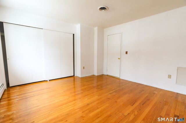 1 Camelot Drive APT 2, Bloomfield, CT 06002