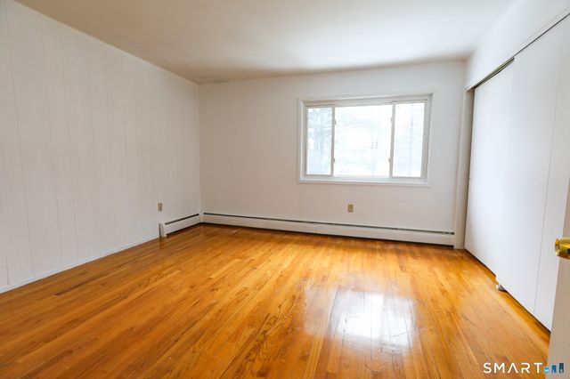 1 Camelot Drive APT 2, Bloomfield, CT 06002