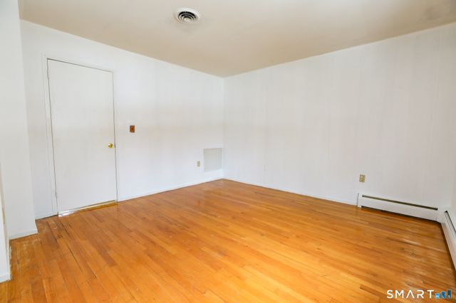 1 Camelot Drive APT 2, Bloomfield, CT 06002