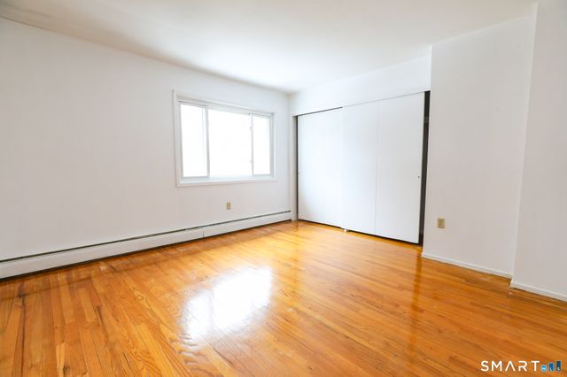 1 Camelot Drive APT 2, Bloomfield, CT 06002