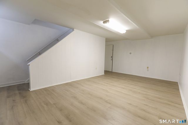 1 Camelot Drive APT 2, Bloomfield, CT 06002