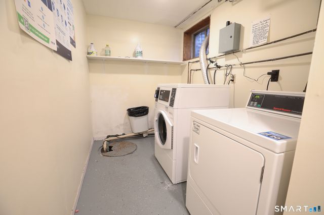 1 Camelot Drive APT 2, Bloomfield, CT 06002