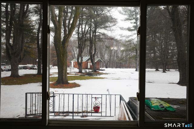 1 Camelot Drive APT 2, Bloomfield, CT 06002