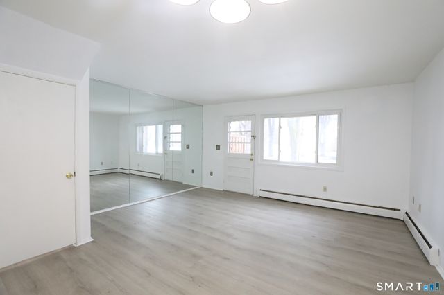 1 Camelot Drive APT 2, Bloomfield, CT 06002