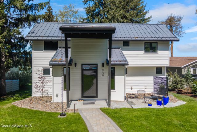239 Pierce LN, Sagle, ID 83860