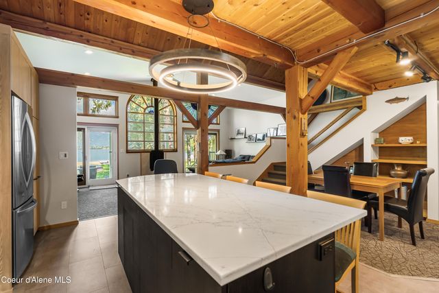 239 Pierce LN, Sagle, ID 83860