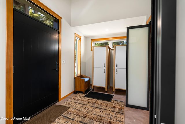 239 Pierce LN, Sagle, ID 83860