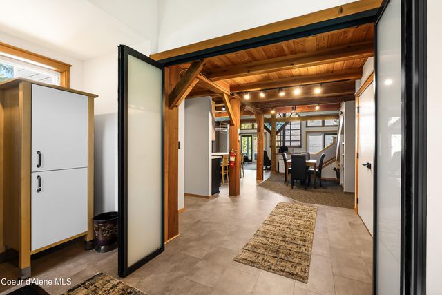 239 Pierce LN, Sagle, ID 83860