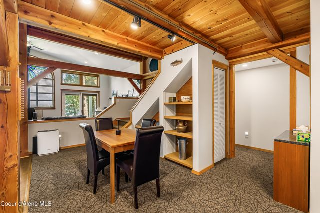 239 Pierce LN, Sagle, ID 83860