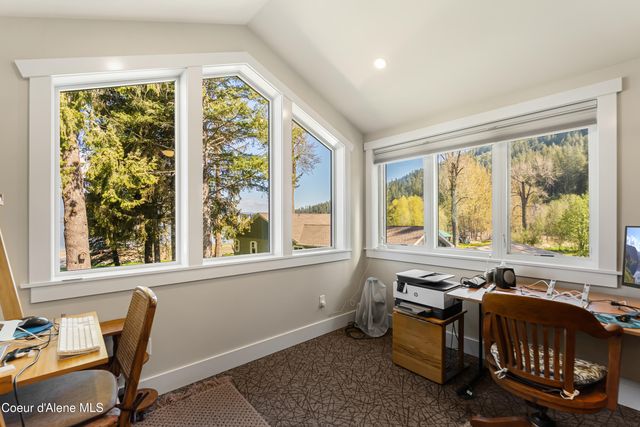 239 Pierce LN, Sagle, ID 83860