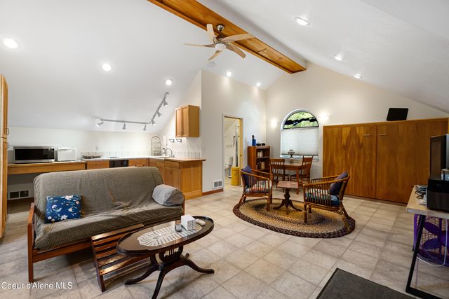 239 Pierce LN, Sagle, ID 83860