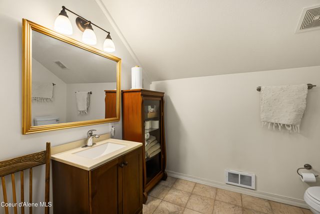 239 Pierce LN, Sagle, ID 83860