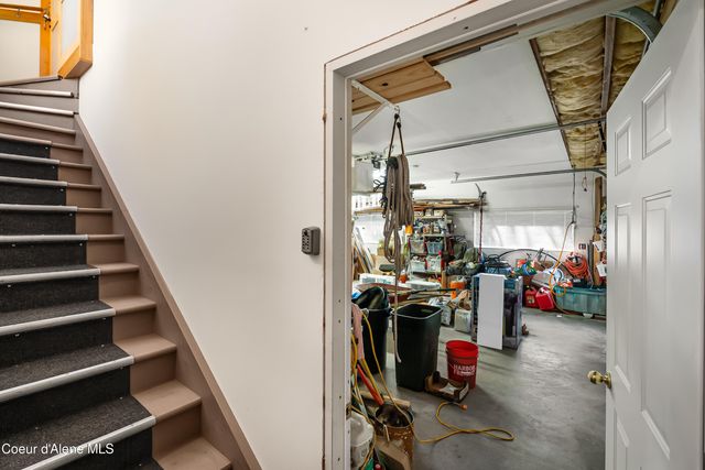 239 Pierce LN, Sagle, ID 83860