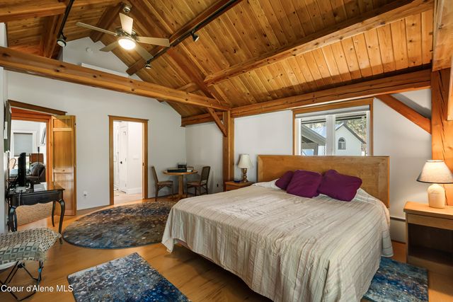 239 Pierce LN, Sagle, ID 83860