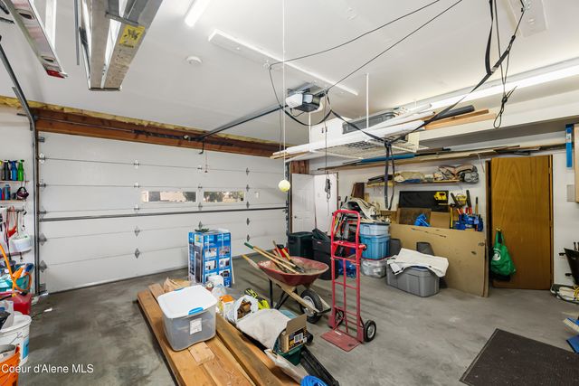 239 Pierce LN, Sagle, ID 83860