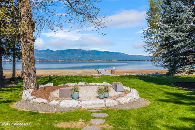 239 Pierce LN, Sagle, ID 83860