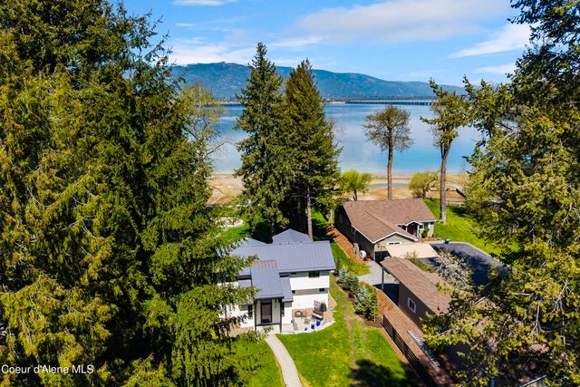 239 Pierce LN, Sagle, ID 83860