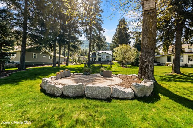 239 Pierce LN, Sagle, ID 83860