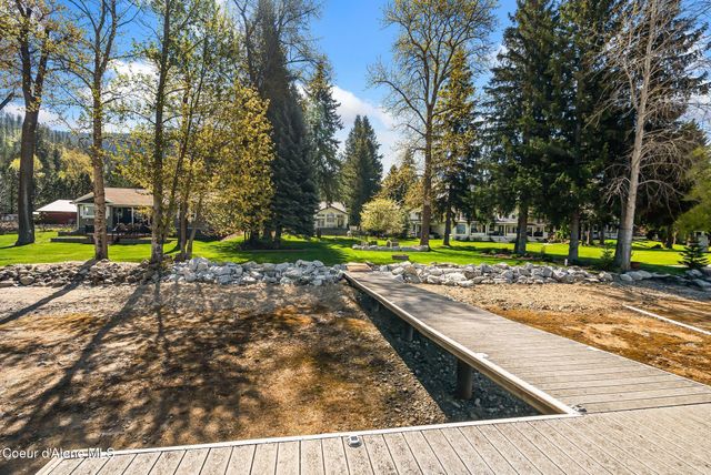 239 Pierce LN, Sagle, ID 83860