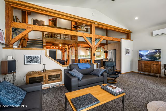 239 Pierce LN, Sagle, ID 83860