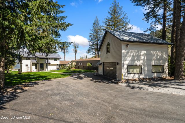 239 Pierce LN, Sagle, ID 83860