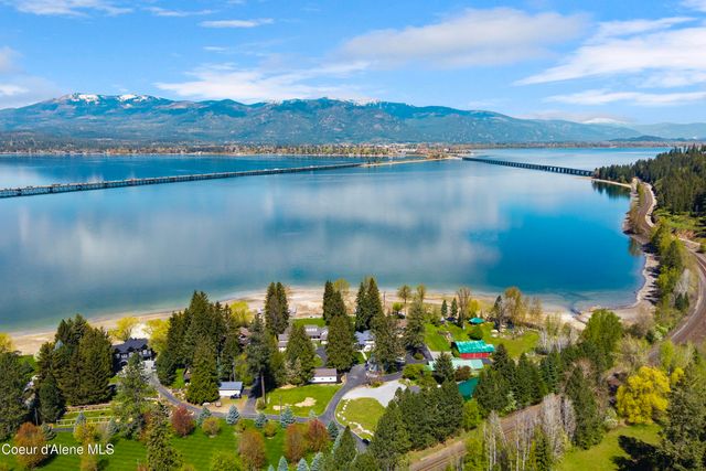 239 Pierce LN, Sagle, ID 83860