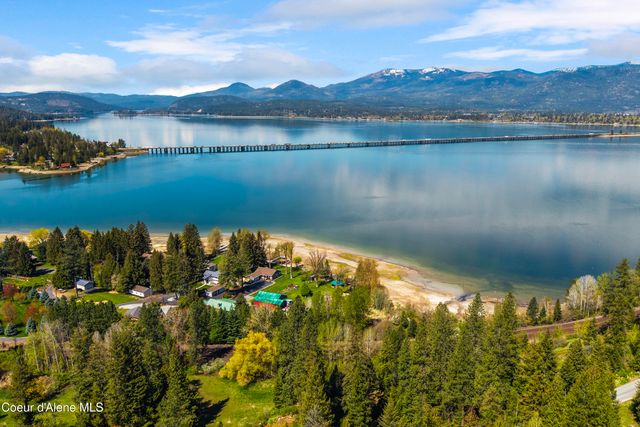 239 Pierce LN, Sagle, ID 83860