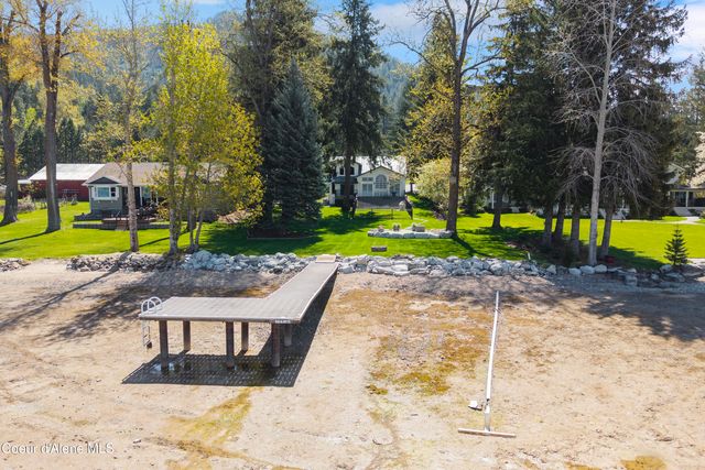 239 Pierce LN, Sagle, ID 83860