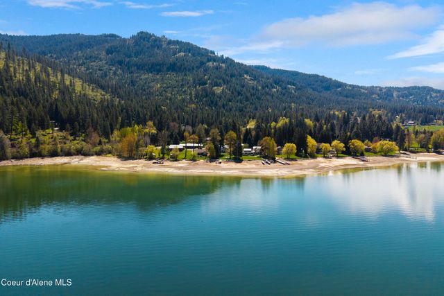 239 Pierce LN, Sagle, ID 83860