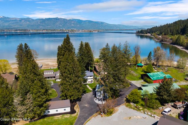 239 Pierce LN, Sagle, ID 83860