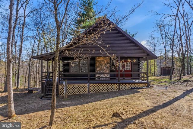 430 HOMEWOOD HOLLOW LN, Berkeley Springs, WV 25411