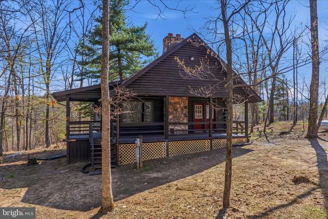 430 HOMEWOOD HOLLOW LN, Berkeley Springs, WV 25411