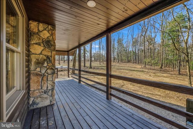 430 HOMEWOOD HOLLOW LN, Berkeley Springs, WV 25411