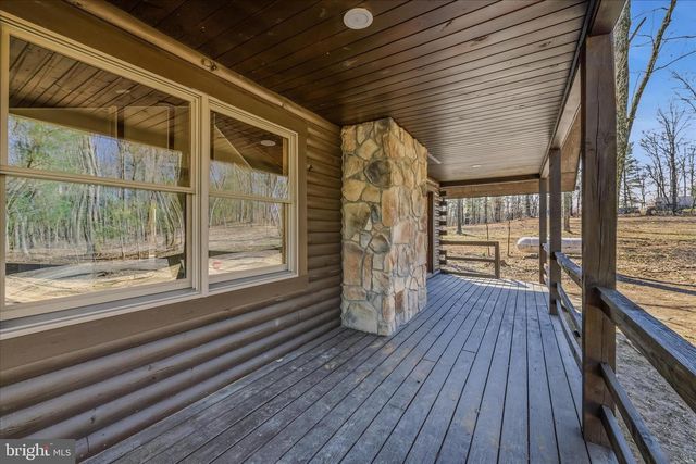 430 HOMEWOOD HOLLOW LN, Berkeley Springs, WV 25411