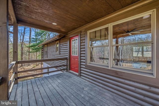 430 HOMEWOOD HOLLOW LN, Berkeley Springs, WV 25411
