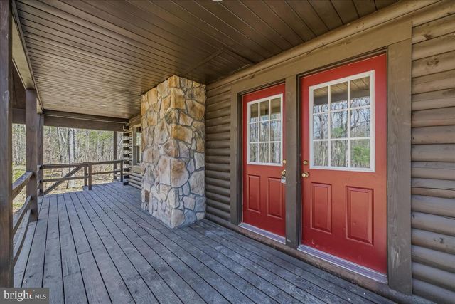 430 HOMEWOOD HOLLOW LN, Berkeley Springs, WV 25411