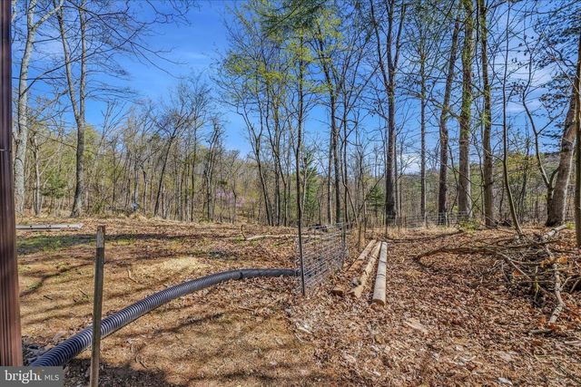 430 HOMEWOOD HOLLOW LN, Berkeley Springs, WV 25411