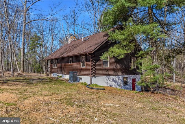 430 HOMEWOOD HOLLOW LN, Berkeley Springs, WV 25411