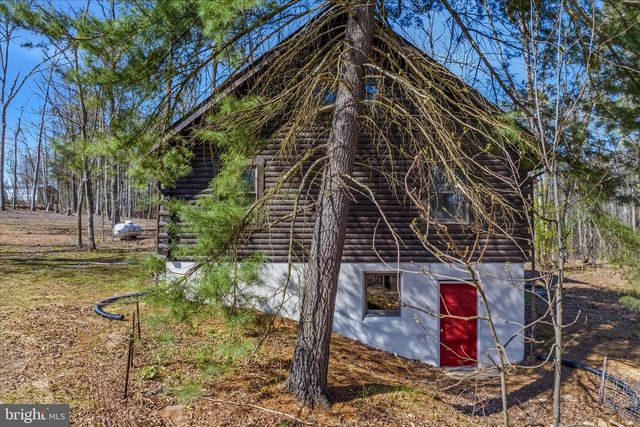 430 HOMEWOOD HOLLOW LN, Berkeley Springs, WV 25411