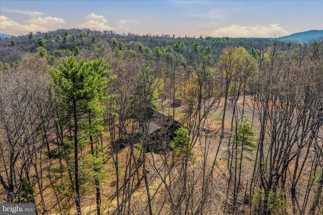 430 HOMEWOOD HOLLOW LN, Berkeley Springs, WV 25411