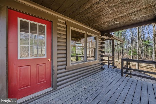 430 HOMEWOOD HOLLOW LN, Berkeley Springs, WV 25411