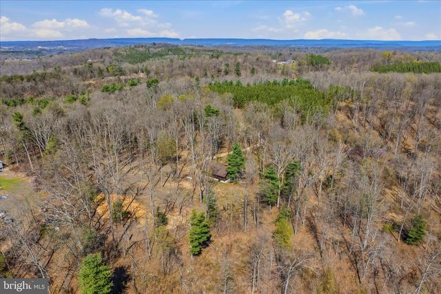 430 HOMEWOOD HOLLOW LN, Berkeley Springs, WV 25411